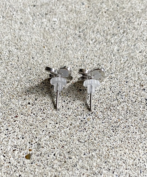 Zoule(ゾーラ)の「Zoule ゾーラ:jewel flower ジュエルフラワー ニッケルフリー ピアス(ピアス(両耳用)・レディース・ゴールド/シルバー・FREE)」の5枚目の写真