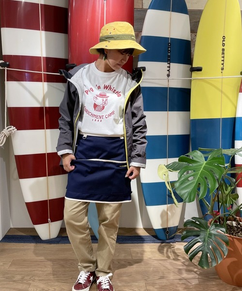 OLD BETTY'S(オールドベティーズ)の「Long-Sleeve T-shirts(Pig´n Whistle)(Tシャツ/カットソー・レディース・ダークベージュ/スミクロ/ホワイト・M/L)」の9枚目の写真