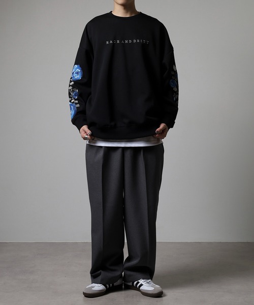 RE730(アールイーセブンサーティー)の「Sleeve rose embroidery wide sweatshirt / 袖ローズ刺繍 ワイドスウェット unisex(スウェット・メンズ・ブラック/ホワイト・L/XL/M)」の20枚目の写真