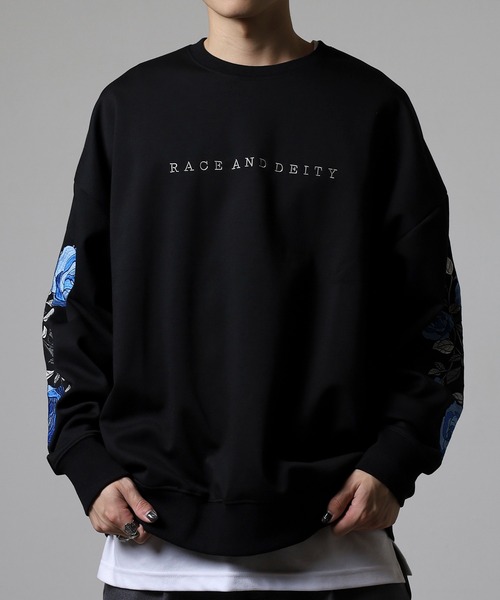 RE730(アールイーセブンサーティー)の「Sleeve rose embroidery wide sweatshirt / 袖ローズ刺繍 ワイドスウェット unisex(スウェット・メンズ・ブラック/ホワイト・L/XL/M)」の10枚目の写真