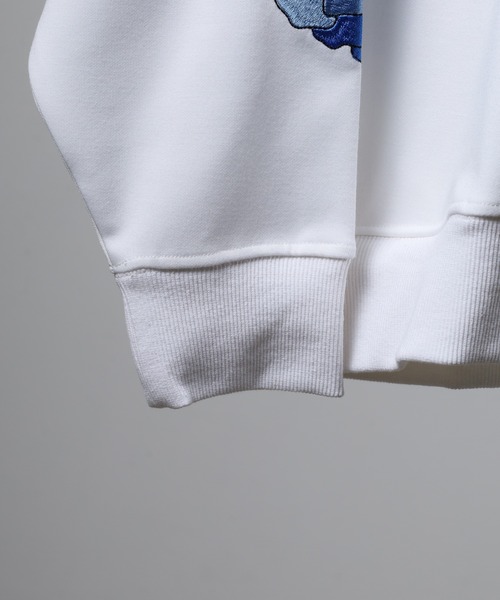 RE730(アールイーセブンサーティー)の「Sleeve rose embroidery wide sweatshirt / 袖ローズ刺繍 ワイドスウェット unisex(スウェット・メンズ・ブラック/ホワイト・L/XL/M)」の13枚目の写真