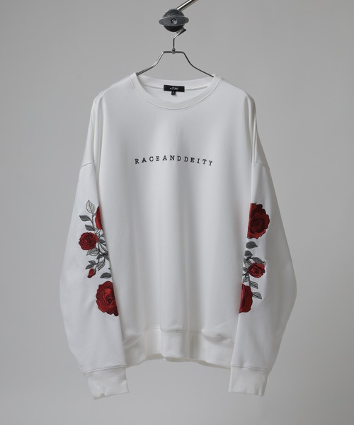 RE730（アールイーセブンサーティー）の「Sleeve rose embroidery wide sweatshirt / 袖ローズ刺繍 ワイドスウェット unisex（スウェット・メンズ・ブラック/ホワイト/ホワイト系1/ブラック系1/グレー/グレー系1/ベージュ/ベージュ系1・L/XL/M）」の9枚目の写真