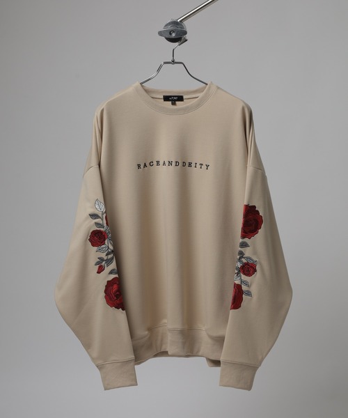 RE730（アールイーセブンサーティー）の「Sleeve rose embroidery wide sweatshirt / 袖ローズ刺繍 ワイドスウェット unisex（スウェット・メンズ・ブラック/ホワイト/ホワイト系1/ブラック系1/グレー/グレー系1/ベージュ/ベージュ系1・L/XL/M）」の14枚目の写真