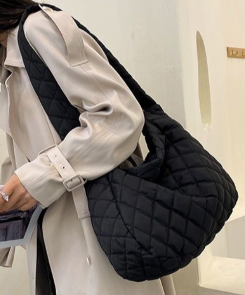 DIAVEL（ディアベル）の「キルティングショルダーバッグ（ショルダーバッグ・レディース・ホワイト/ブラック・F）」の8枚目の写真