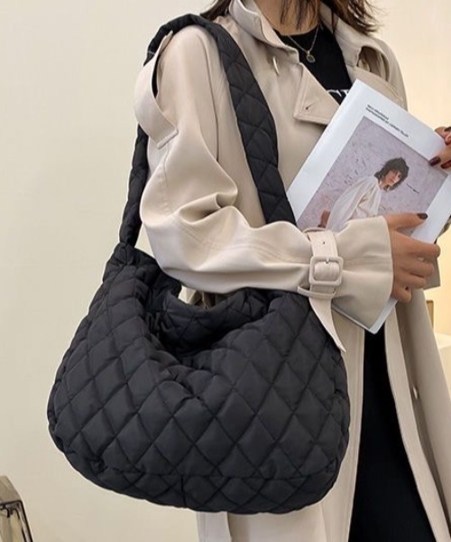 DIAVEL（ディアベル）の「キルティングショルダーバッグ（ショルダーバッグ・レディース・ホワイト/ブラック・F）」の11枚目の写真