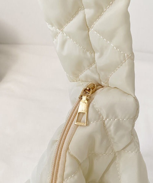 DIAVEL（ディアベル）の「キルティングショルダーバッグ（ショルダーバッグ・レディース・ホワイト/ブラック・F）」の13枚目の写真