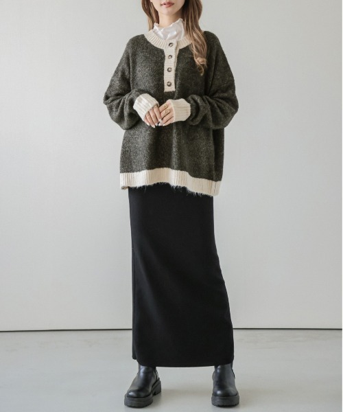 AMELY(エミリー)の「前後2WAYバイカラーニット(ニット/セーター・レディース・テラコッタ/イエロー/ベージュ/ブラック/ブルー/チャコールグレー・フリー)」の11枚目の写真