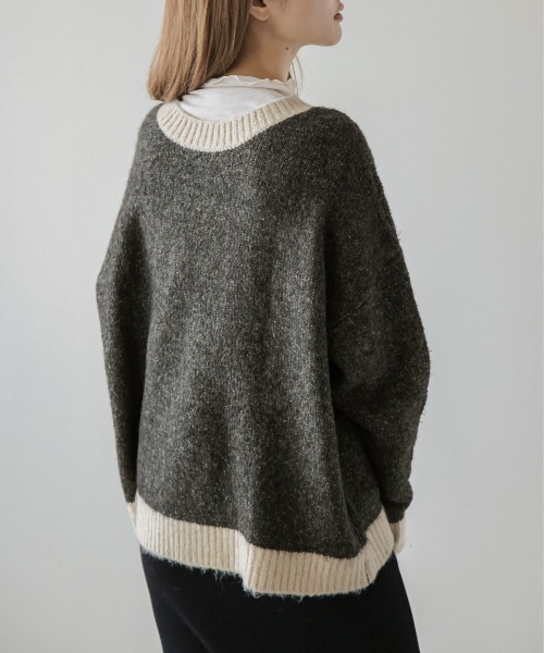 AMELY(エミリー)の「前後2WAYバイカラーニット(ニット/セーター・レディース・テラコッタ/イエロー/ベージュ/ブラック/ブルー/チャコールグレー・フリー)」の21枚目の写真