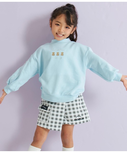 ANAP kids(アナップキッズ)の「プチハイネッククマ刺繍裏毛トレーナー(スウェット・キッズ・オフホワイト/ベージュ/サックスブルー・130cm/110cm/120cm)」の4枚目の写真