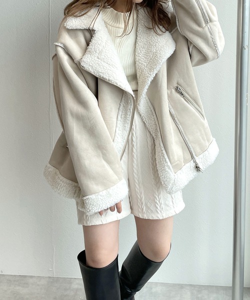 w closet（ダブルクローゼット）の「フェイクムートンライダースジャケット（ムートンコート・レディース・モカ/アイボリー・FREE）」の11枚目の写真