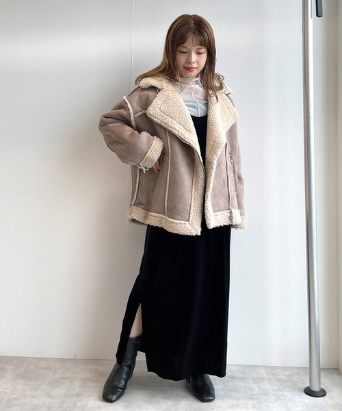 w closet（ダブルクローゼット）の「フェイクムートンライダースジャケット（ムートンコート・レディース・モカ/アイボリー・FREE）」の13枚目の写真