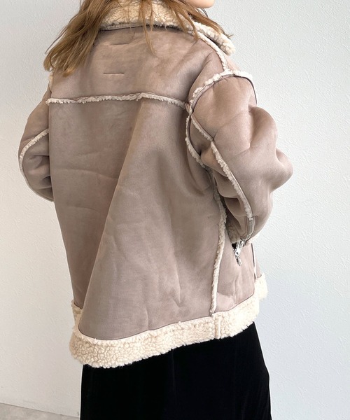 w closet（ダブルクローゼット）の「フェイクムートンライダースジャケット（ムートンコート・レディース・モカ/アイボリー・FREE）」の16枚目の写真