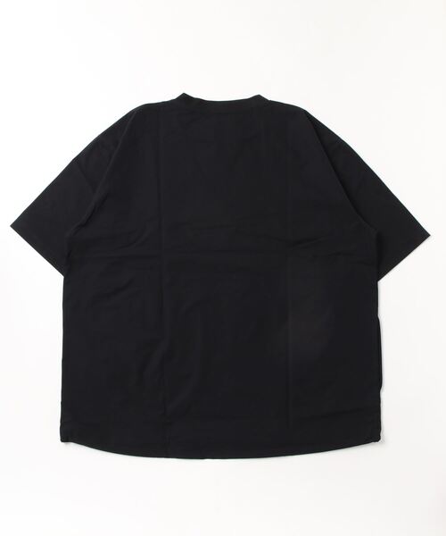 TIGORA by BEAMS DESIGN（ティゴラバイビームスデザイン）の「ティゴラ ビームス TIGORA BEAMS ストレッチ布帛BIGTシャツ（Tシャツ/カットソー・メンズ・ブラック/ライトグレー・L/S/M/LL）」の3枚目の写真