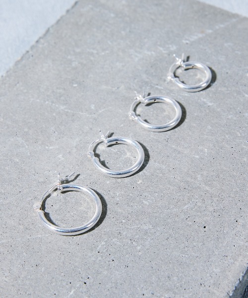 And A（アンドエー）の「And A アンドエー / hoop pierce フープピアス 両耳用 （シルバー925）（ピアス（両耳用）・メンズ・シルバー・15 /18/12）」の8枚目の写真