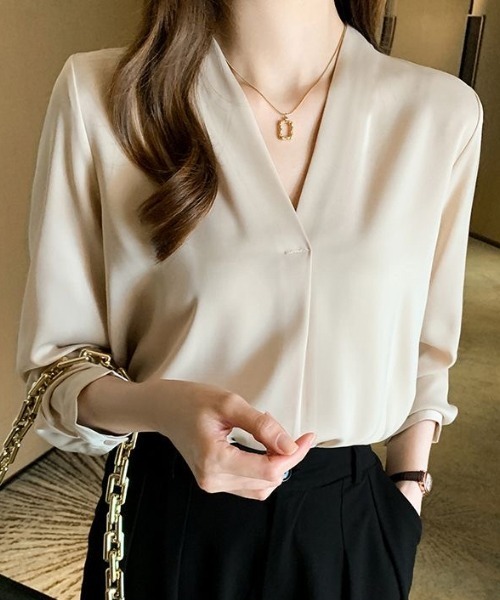 Coo+i（クーイ）の「胸元タックシャツブラウス（シャツ/ブラウス・レディース・ネイビー/ブラック/ピンク/モカ/ベージュ/ホワイト/グレー・XL/M/L）」の5枚目の写真