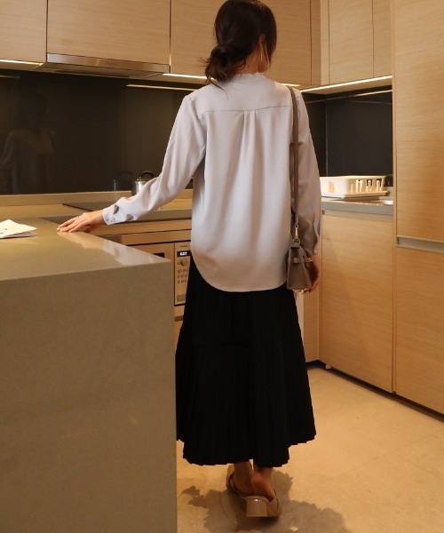 Coo+i（クーイ）の「胸元タックシャツブラウス（シャツ/ブラウス・レディース・ネイビー/ブラック/ピンク/モカ/ベージュ/ホワイト/グレー・XL/M/L）」の19枚目の写真