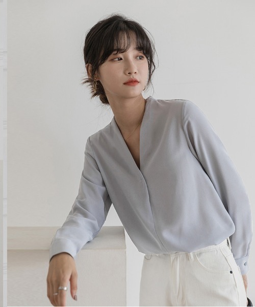 Coo+i（クーイ）の「胸元タックシャツブラウス（シャツ/ブラウス・レディース・ネイビー/ブラック/ピンク/モカ/ベージュ/ホワイト/グレー・XL/M/L）」の15枚目の写真