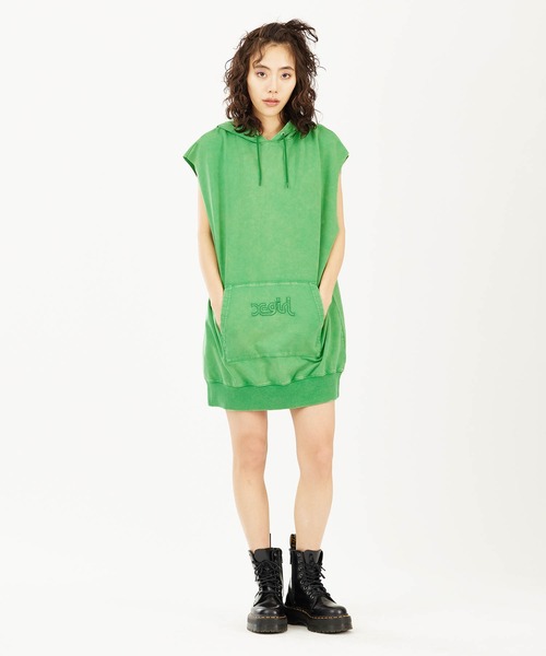 X-girl（エックスガール）の「SLEEVELESS HOODED DRESS（ワンピース・レディース・ブラック/ピンク/グリーン・S/M）」の7枚目の写真