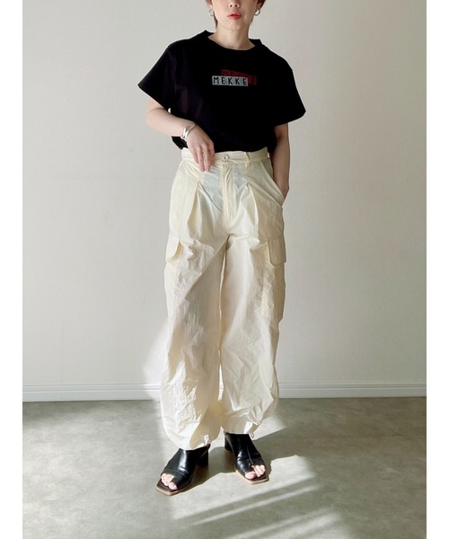 Yucca(ユッカ)の「MEKKEボックスロゴTシャツ(MEKKE 低身長向け)(Tシャツ/カットソー・レディース・杢グレー/ブラック/ホワイト・FREE)」の3枚目の写真