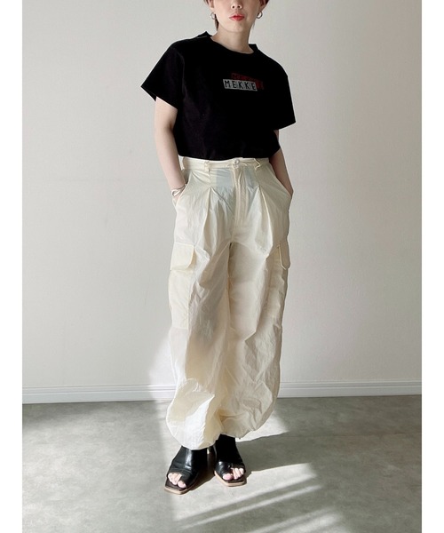 Yucca(ユッカ)の「MEKKEボックスロゴTシャツ(MEKKE 低身長向け)(Tシャツ/カットソー・レディース・杢グレー/ブラック/ホワイト・FREE)」の7枚目の写真