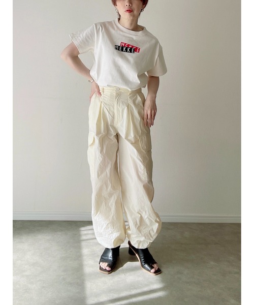 Yucca(ユッカ)の「MEKKEボックスロゴTシャツ(MEKKE 低身長向け)(Tシャツ/カットソー・レディース・杢グレー/ブラック/ホワイト・FREE)」の4枚目の写真