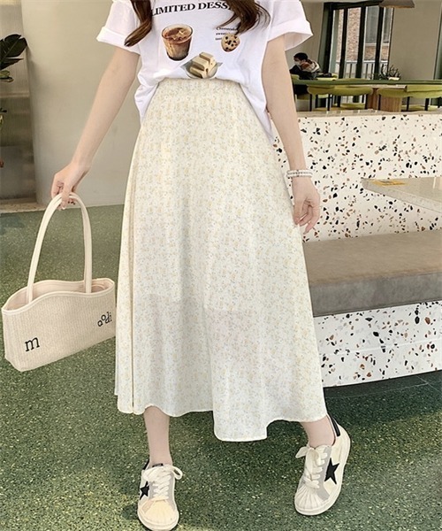 FREE STYLISTS(フリー スタイリスト)の「小花柄Aラインフレアロングスカート(スカート・レディース・ブラック/ライトイエロー/ブルー/ピンク・FREE)」の4枚目の写真