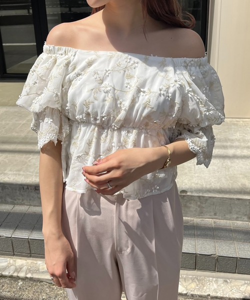 one after another NICE CLAUP（ワンアフターアナザーナイスクラップ）の「2way/3Dアソートオフショルブラウス（シャツ/ブラウス・レディース・ホワイト/ピンク/ネイビー・FREE）」の5枚目の写真