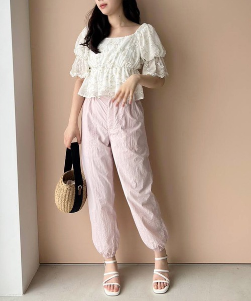 one after another NICE CLAUP（ワンアフターアナザーナイスクラップ）の「2way/3Dアソートオフショルブラウス（シャツ/ブラウス・レディース・ホワイト/ピンク/ネイビー・FREE）」の8枚目の写真