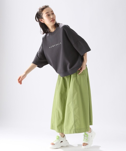 NUMERALS（ヌメラルズ）の「【Girls in NUMERALS】スウェットクルー（Tシャツ/カットソー・レディース・サックスブルー/ライトグリーン/チャコール/アイボリー・60/75）」の7枚目の写真