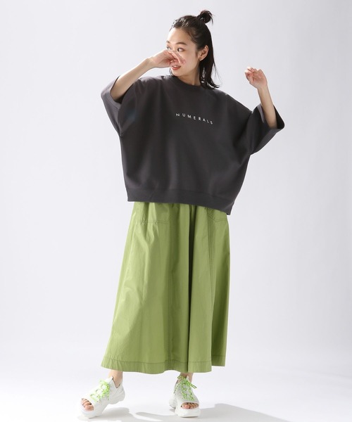 NUMERALS（ヌメラルズ）の「【Girls in NUMERALS】スウェットクルー（Tシャツ/カットソー・レディース・サックスブルー/ライトグリーン/チャコール/アイボリー・60/75）」の8枚目の写真