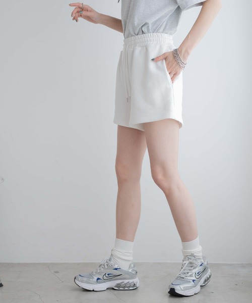 WEGO（ウィゴー）の「WEGO/スウェットイージーショーツ（スウェットパンツ・レディース・ブラック/杢グレー/ホワイト/グリーン・FREE）」の10枚目の写真