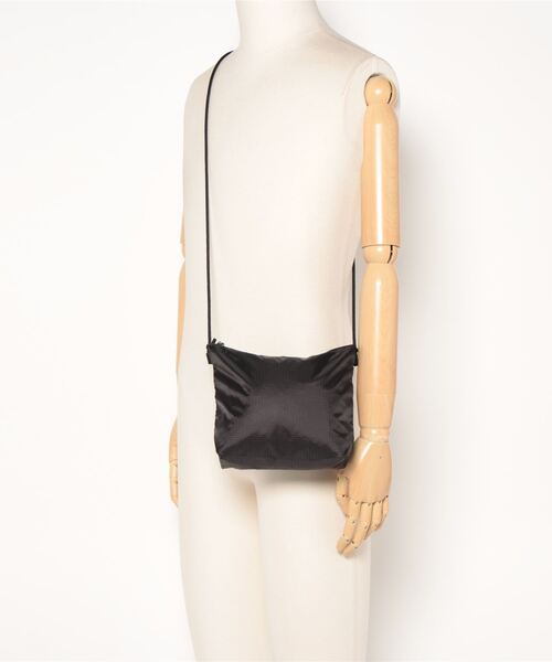 United Athle(ユナイテッドアスレ)の「ライトナイロン リップストップ サコッシュ 142001(ショルダーバッグ・メンズ・オフホワイト/オリーブ/サンドベージュ/ネイビー/ブラック/ブルー/ミント/オレンジ・FREE)」の10枚目の写真