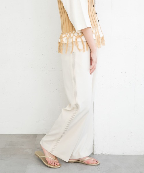 KBF（ケイビーエフ）の「サイドステッチラインパンツ（その他パンツ・レディース・グレー系その他/アイボリー/チャコールグレー・ONE）」の14枚目の写真