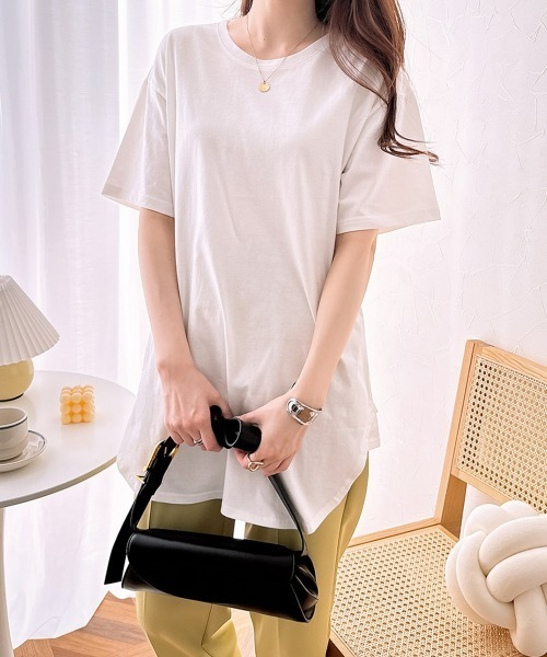 nissen（ニッセン）の「綿１００％　ゆるシルエットラウンドへムチュニック（Tシャツ/カットソー・レディース・オフホワイト/ブラック/ダークグレー/ネイビー/モカ/ピンク/カーキ/ブルーグレー/ミント/イエロー/ターコイズブルー・L/M/LL/S）」の2枚目の写真