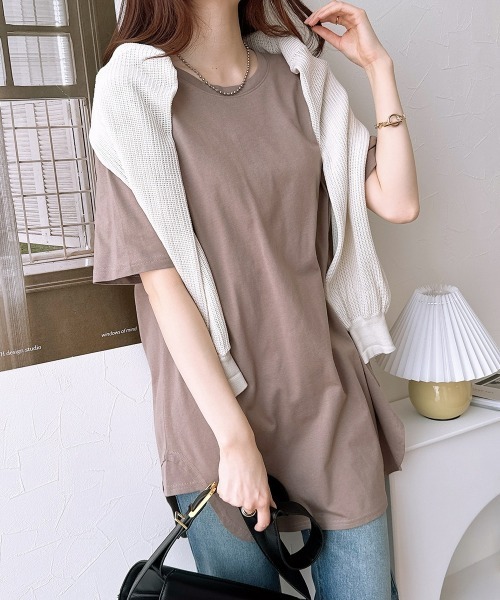 nissen（ニッセン）の「綿１００％　ゆるシルエットラウンドへムチュニック（Tシャツ/カットソー・レディース・オフホワイト/ブラック/ダークグレー/ネイビー/モカ/ピンク/カーキ/ブルーグレー/ミント/イエロー/ターコイズブルー・L/M/LL/S）」の5枚目の写真