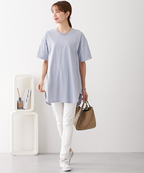 nissen（ニッセン）の「綿１００％　ゆるシルエットラウンドへムチュニック（Tシャツ/カットソー・レディース・オフホワイト/ブラック/ダークグレー/ネイビー/モカ/ピンク/カーキ/ブルーグレー/ミント/イエロー/ターコイズブルー・L/M/LL/S）」の18枚目の写真