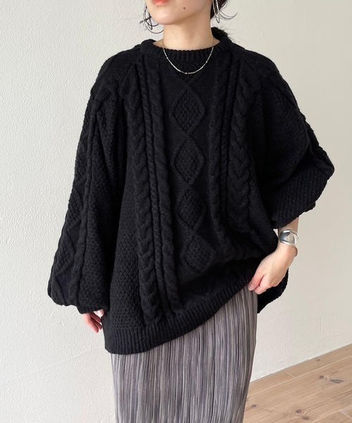 wee9s(ウィークス)の「volume sleeve cable knit / ボリュームスリーブモチモチケーブルニット(ニット/セーター・レディース・ブラック/ホワイト・FREE)」の11枚目の写真