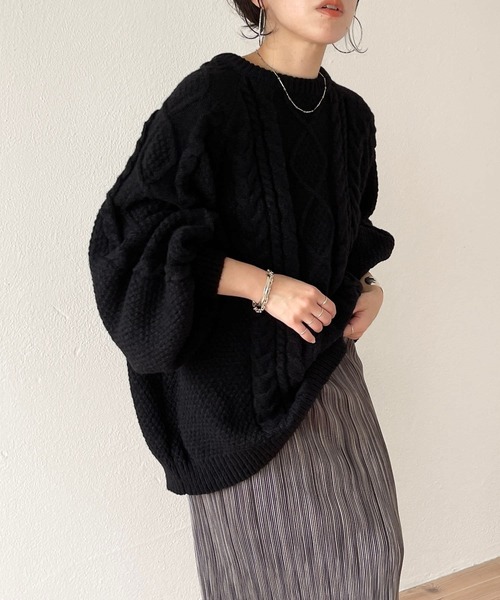 wee9s(ウィークス)の「volume sleeve cable knit / ボリュームスリーブモチモチケーブルニット(ニット/セーター・レディース・ブラック/ホワイト・FREE)」の12枚目の写真