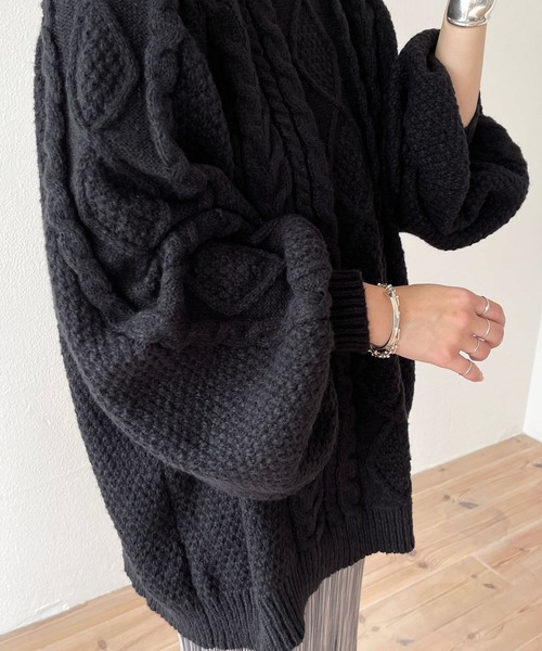wee9s（ウィークス）の「volume sleeve cable knit / ボリューム