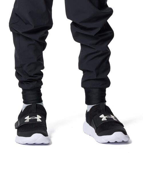 UNDER ARMOUR(アンダーアーマー)の「UAフラッシュ(ランニング/KIDS)(スニーカー・キッズ・ブラック・21.5cm/21.0cm/22.0cm/20.5cm/20.0cm/16.5cm/19.0cm)」の6枚目の写真