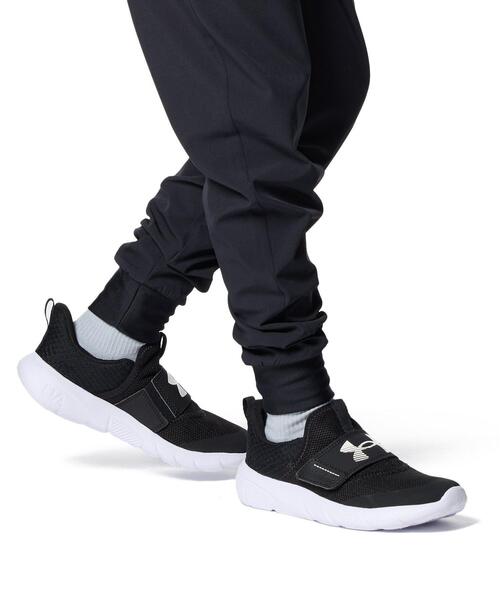 UNDER ARMOUR(アンダーアーマー)の「UAフラッシュ(ランニング/KIDS)(スニーカー・キッズ・ブラック・21.5cm/21.0cm/22.0cm/20.5cm/20.0cm/16.5cm/19.0cm)」の7枚目の写真