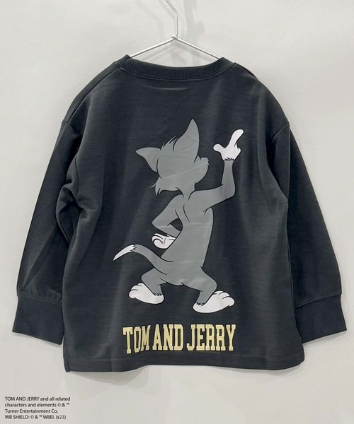 Tom＆Jerry（トムアンドジェリー）の「トムとジェリー バックプリントBIGトレーナー（スウェット・キッズ・グレイッシュベージュ/カーキ/ブラック/ベージュ系その他/チャコールグレー/ヘザーチャコール/ベージュ/ネイビー/ベージュ系その他2/ベージュ系その他4/ブラック系その他/ベージュ系その他3/ブルー系その他/グレー系その他・110cm/150cm/160cm/120cm/130cm/140cm）」の4枚目の写真