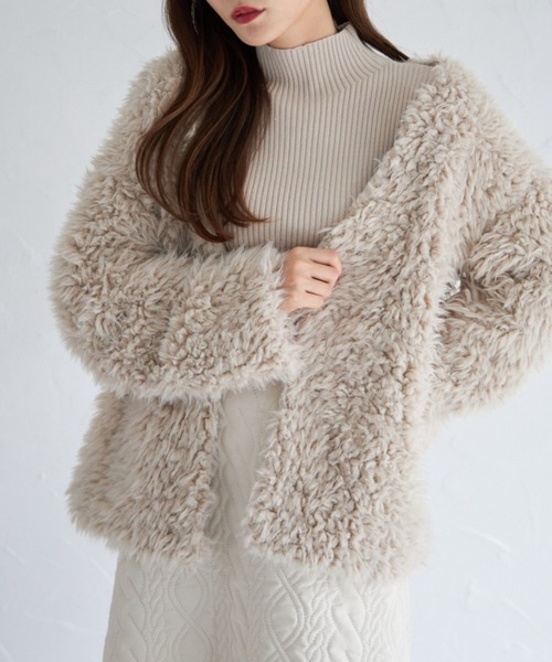 tocco closet（トッコ　クローゼット）の「オーバーサイズロングシャギーボアカーディガン（カーディガン/ボレロ・レディース・ピンク/アイボリー/グレイッシュベージュ/ブルー系その他・M）」の3枚目の写真