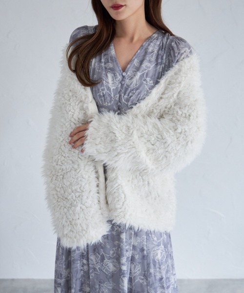 tocco closet（トッコ　クローゼット）の「オーバーサイズロングシャギーボアカーディガン（カーディガン/ボレロ・レディース・ピンク/アイボリー/グレイッシュベージュ/ブルー系その他・M）」の2枚目の写真