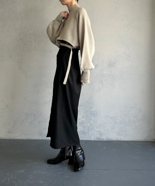 &g'aime(アンジェム)の「【&g'aime】カーブデザインウエストベルトセーター(ニット/セーター・レディース・ブラック/グレイッシュベージュ/ブルー・FREE)」の15枚目の写真