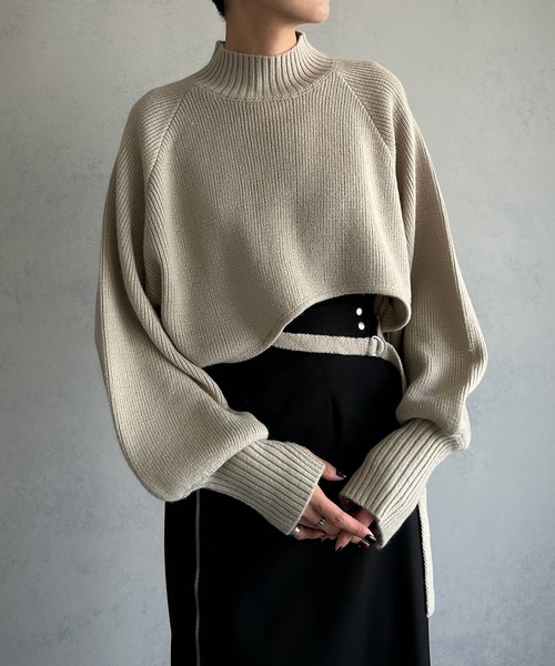 &g'aime(アンジェム)の「【&g'aime】カーブデザインウエストベルトセーター(ニット/セーター・レディース・ブラック/グレイッシュベージュ/ブルー・FREE)」の8枚目の写真