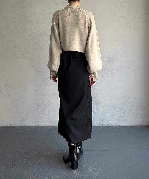 &g'aime(アンジェム)の「【&g'aime】カーブデザインウエストベルトセーター(ニット/セーター・レディース・ブラック/グレイッシュベージュ/ブルー・FREE)」の16枚目の写真