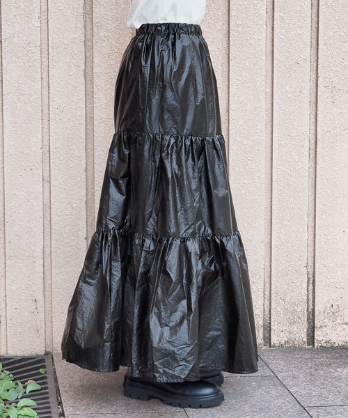 tiptop(ティップトップ)の「【2色展開】メタリックティアードスカート(スカート・レディース・シルバー/ブラック・FREE)」の8枚目の写真