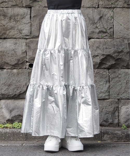 tiptop(ティップトップ)の「【2色展開】メタリックティアードスカート(スカート・レディース・シルバー/ブラック・FREE)」の19枚目の写真