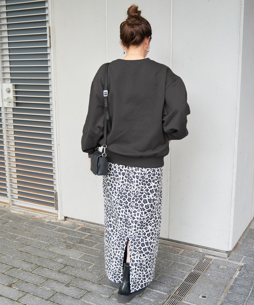 Simplicite（サンプリシテ）の「オーバーサイズ微起毛裏毛プルオーバー（スウェット・レディース・ブラック/ホワイト/ピンク/ブルー・FREE）」の7枚目の写真